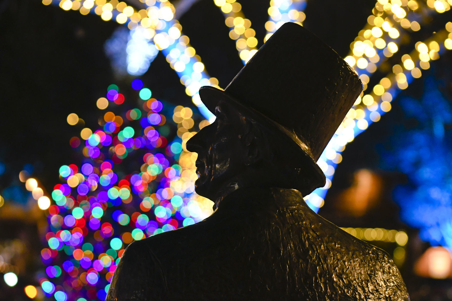 Christmas light shows brighten Solvang nights